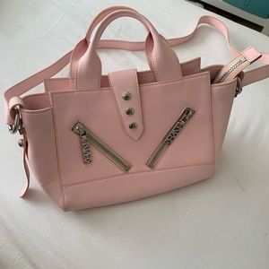 Super cute women’s kenzo purse